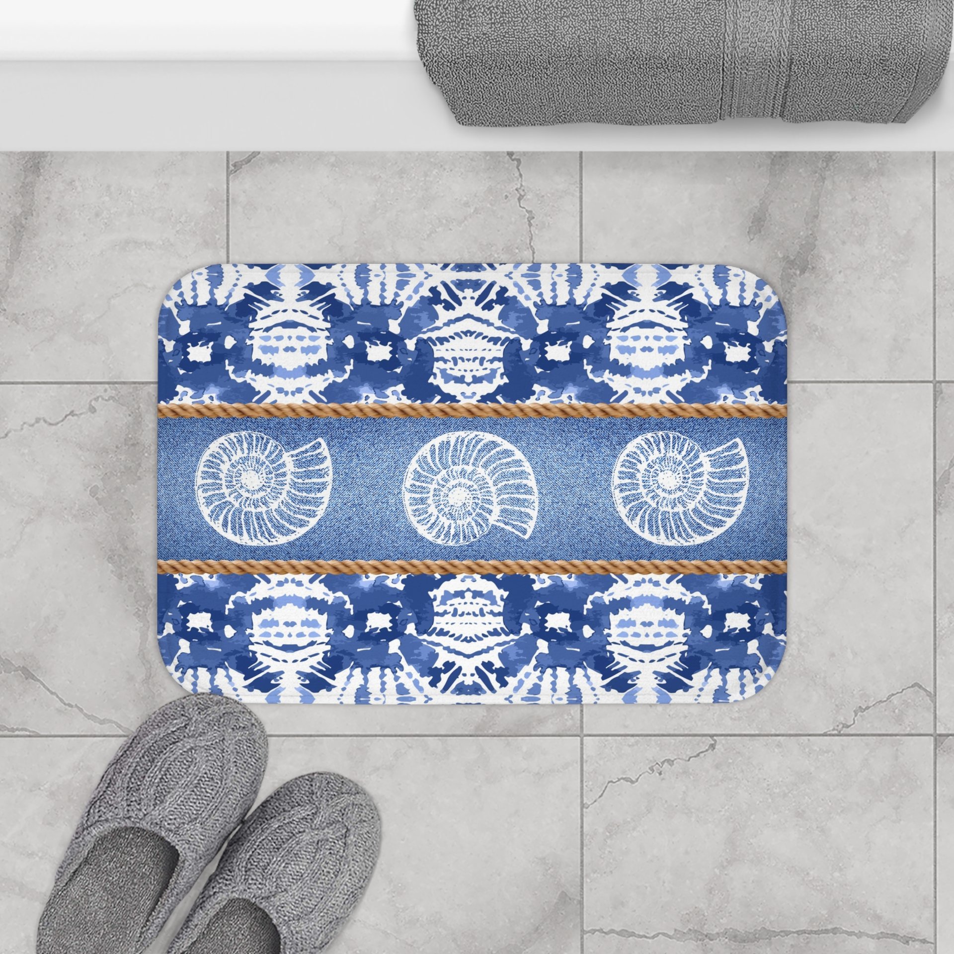 Blue Seashell small bath mat